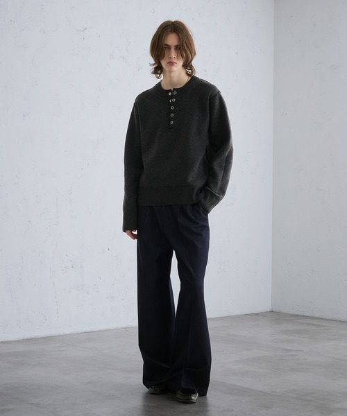 SELLE GLANT（セレグランテ）の「LAYERED STYLE HENLEY NECK REVERSIBLE KNIT / レイヤードスタイルヘンリーネックリバーシブルニット（ニット/セーター・メンズ・チャコールグレー/ブラック/ダークブラウン/ブルー・LARGE/SMALL/MEDIUM）」の20枚目の写真