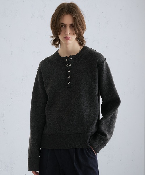 SELLE GLANT（セレグランテ）の「LAYERED STYLE HENLEY NECK REVERSIBLE KNIT / レイヤードスタイルヘンリーネックリバーシブルニット（ニット/セーター・メンズ・チャコールグレー/ブラック/ダークブラウン/ブルー・LARGE/SMALL/MEDIUM）」の17枚目の写真