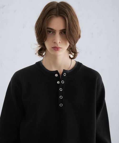 SELLE GLANT（セレグランテ）の「LAYERED STYLE HENLEY NECK REVERSIBLE KNIT / レイヤードスタイルヘンリーネックリバーシブルニット（ニット/セーター・メンズ・チャコールグレー/ブラック/ダークブラウン/ブルー・LARGE/SMALL/MEDIUM）」の9枚目の写真