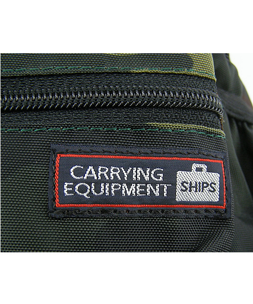 SHIPS KIDS(シップスキッズ)の「SHIPS CARRYING EQUIPMEN:デイ パック M(バックパック/リュック・キッズ・レッド/イエロー/ライトブルー/グリーン系カモフラージュ・ONE SIZE)」の5枚目の写真