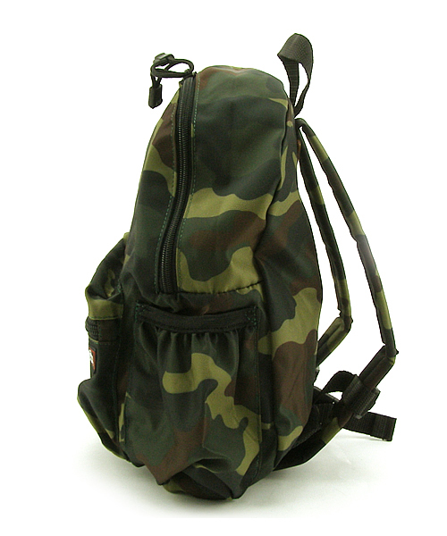 SHIPS KIDS(シップスキッズ)の「SHIPS CARRYING EQUIPMEN:デイ パック M(バックパック/リュック・キッズ・レッド/イエロー/ライトブルー/グリーン系カモフラージュ・ONE SIZE)」の10枚目の写真