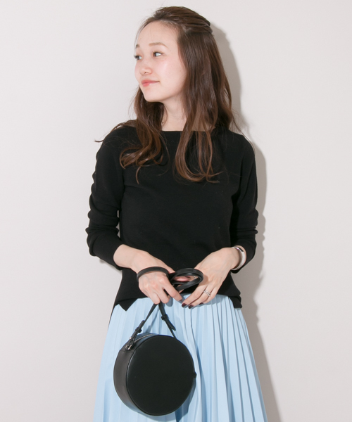 URBAN RESEARCH（アーバンリサーチ）の「UR イタリアンウールボートネックプルオーバー（ニット/セーター・レディース・ベージュ/ホワイト×ブラック/ブラック/オフホワイト/グレー・FREE）」の9枚目の写真