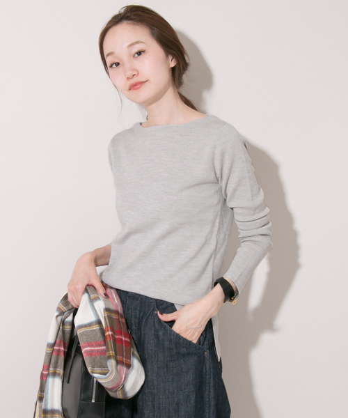 URBAN RESEARCH（アーバンリサーチ）の「UR イタリアンウールボートネックプルオーバー（ニット/セーター・レディース・ベージュ/ホワイト×ブラック/ブラック/オフホワイト/グレー・FREE）」の19枚目の写真