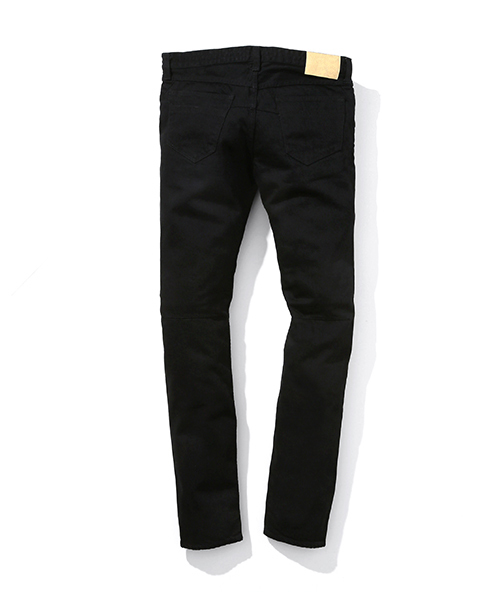 n(n) BY NUMBER (N)INE(エヌエヌバイナンバーナイン)の「SKINNY PANTS_STRECH DENIM(COLOR DENIM)(デニムパンツ・メンズ・ブラック・4/5/3/2)」の2枚目の写真