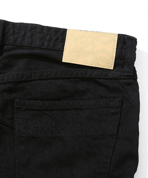 n(n) BY NUMBER (N)INE(エヌエヌバイナンバーナイン)の「SKINNY PANTS_STRECH DENIM(COLOR DENIM)(デニムパンツ・メンズ・ブラック・4/5/3/2)」の5枚目の写真