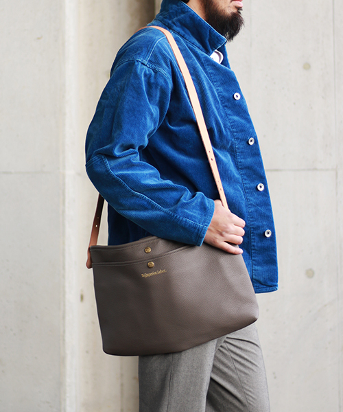 NATAL DESIGN(ネイタルデザイン)の「【ネイタルデザイン】NATAL DESIGN X THE SUPERIOR LABOR LEATHER BAG IN BAG / シュペリオルレイバー レザーバッグ イン バッグ(ショルダーバッグ・メンズ・ブラック/グレー・FREE)」の2枚目の写真