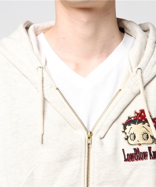 LowBlowKnuckle（ロウブロウナックル）の「LOWBLOW KNUCKLE