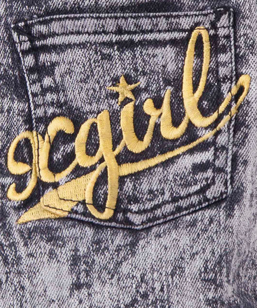 X-girl Stages（エックスガールステージス）の「EMBROIDERED  POCKET  BLEACH  HALF  JEAN (4T～7T)（デニムパンツ・キッズ・ブラック/インディゴブルー・4T/5T/6T/7T）」の8枚目の写真