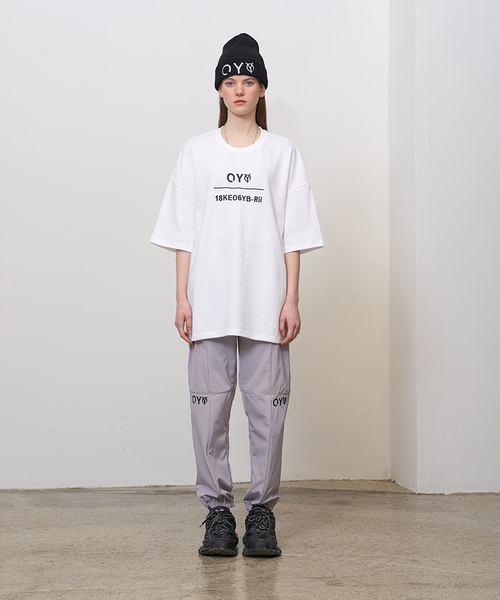 OY（オーワイ）の「ベーシックロゴ半袖Tシャツ/カットソー（Tシャツ/カットソー・メンズ・ホワイト/ブラック・FREE）」の3枚目の写真