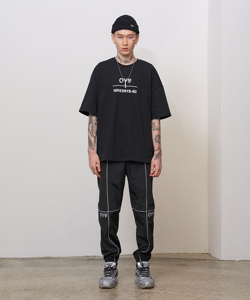 OY（オーワイ）の「ベーシックロゴ半袖Tシャツ/カットソー（Tシャツ/カットソー・メンズ・ホワイト/ブラック・FREE）」の6枚目の写真