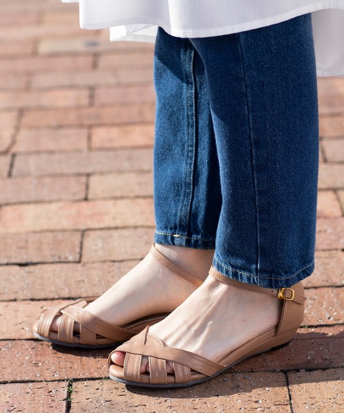 menue(メヌエ)の「ローウェッジ ストラップ サンダル(サンダル・レディース・ブラウン/グレイッシュベージュ/キャメル/ベージュ系その他/ダークブラウン/ライトグレー/ブルーグリーン/ブラック系その他/ブラック/マスタード/シルバー/ホワイト/ブラウン系その他/グリーン/ブルー/ベージュ系その他2/イエロー/ベージュ系その他3/ホワイト系その他/ブラック系その他2・25.0cm/25.5cm/26.0cm/26.5cm/23.5cm/21.0cm/22.5cm/27.0cm/21.5cm/22.0cm/24.5cm/23.0cm/24.0cm)」の12枚目の写真