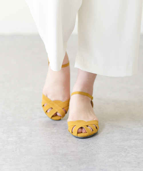menue(メヌエ)の「ローウェッジ ストラップ サンダル(サンダル・レディース・ブラウン/グレイッシュベージュ/キャメル/ベージュ系その他/ダークブラウン/ライトグレー/ブルーグリーン/ブラック系その他/ブラック/マスタード/シルバー/ホワイト/ブラウン系その他/グリーン/ブルー/ベージュ系その他2/イエロー/ベージュ系その他3/ホワイト系その他/ブラック系その他2・25.0cm/25.5cm/26.0cm/26.5cm/23.5cm/21.0cm/22.5cm/27.0cm/21.5cm/22.0cm/24.5cm/23.0cm/24.0cm)」の18枚目の写真