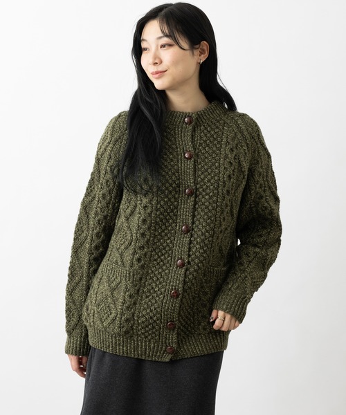 aran WOOLLEN MILLS(アランウーレンミルズ)の「メリノウール ハンドニット手編みカーディガン(カーディガン/ボレロ・レディース・オフホワイト/モスグリーン/グレイッシュベージュ・SMALL/MEDIUM/LARGE/X-SMALL)」の16枚目の写真