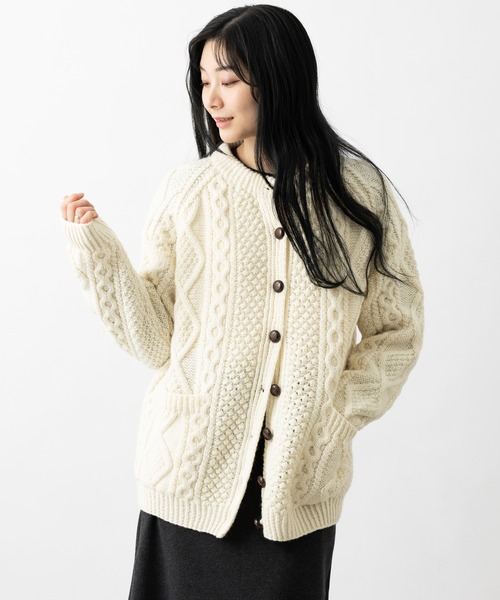 aran WOOLLEN MILLS(アランウーレンミルズ)の「メリノウール ハンドニット手編みカーディガン(カーディガン/ボレロ・レディース・オフホワイト/モスグリーン/グレイッシュベージュ・SMALL/MEDIUM/LARGE/X-SMALL)」の15枚目の写真