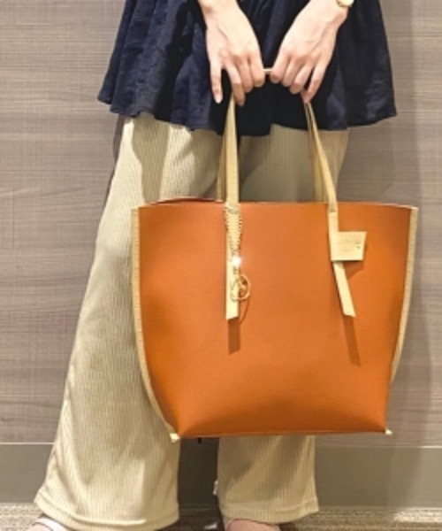 COLORS & chouette（カラーズアンドシュエット）の「配色トートバッグ（トートバッグ・レディース・ライトブルー/ブラック/グレー/ピンク/レッド/ベージュ/キャメル/カーキ/ネイビー・FREE）」の21枚目の写真