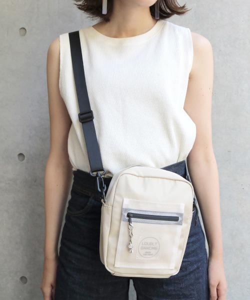 ACCOMMODE（アコモデ）の「メッシュポケットショルダー（ショルダーバッグ・レディース・ベージュ/ライトグリーン/ブラック・FREE）」の4枚目の写真