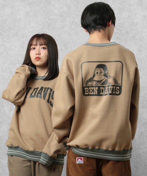 BEN DAVIS（ベンデイビス）の「【BEN DAVIS/ベンデイビス】カレッジ風ロゴプリント ライン入り スウェット/トレーナー（スウェット・メンズ・オートミール/ブラック/ベージュ・XL/L/M）」の2枚目の写真