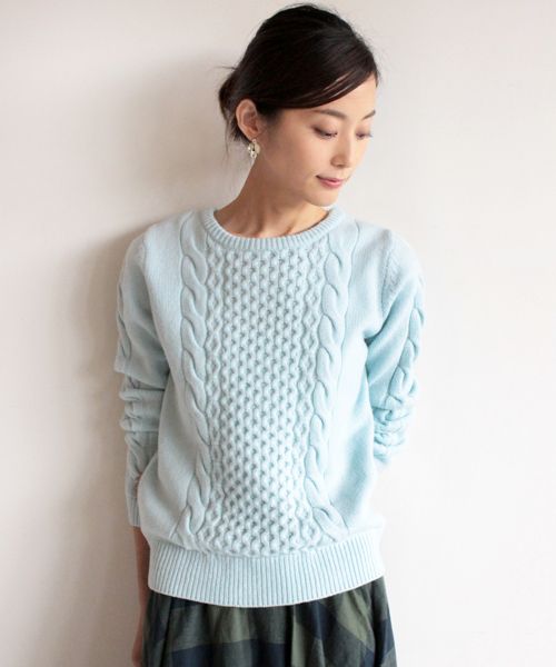 BEAUTY&YOUTH UNITED ARROWS(ビューティーアンドユースユナイテッドアローズ)の「BYBC ∵3Gケーブルクルーネックニット◆(ニット/セーター・レディース・ホワイト/グレー/ネイビー/ライトブルー/コバルトブルー・FREE)」の1枚目の写真