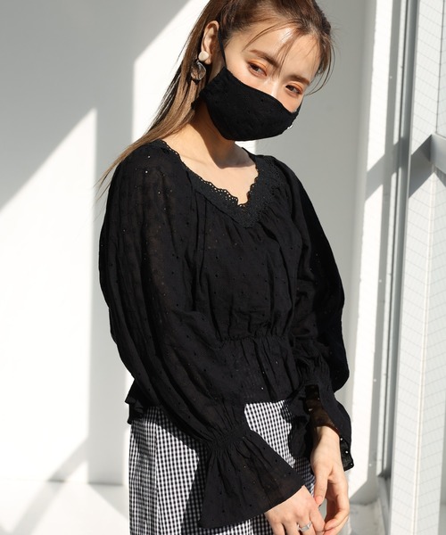one after another NICE CLAUP（ワンアフターアナザーナイスクラップ）の「マスク付きコットンレースブラウス（シャツ/ブラウス・レディース・ブラック/オフホワイト/アイボリー・FREE）」の3枚目の写真