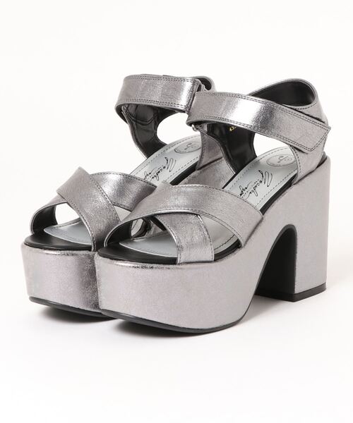 YOSUKE（ヨースケ）の「「YOSUKE/ヨースケ」厚底ストラップサンダル（サンダル・レディース・ホワイト/ガンメタ/ゴールド/ブラック/グリーン・S/M/L/LL）」の5枚目の写真