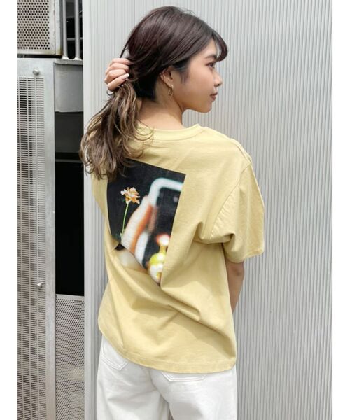 MURUA（ムルーア）の「【MURUA×217..NINA】フラワーシューティングTシャツ（Tシャツ/カットソー・レディース・ホワイト/イエロー・FREE）」の22枚目の写真