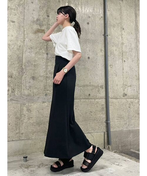 MURUA（ムルーア）の「【MURUA×217..NINA】フラワーシューティングTシャツ（Tシャツ/カットソー・レディース・ホワイト/イエロー・FREE）」の3枚目の写真