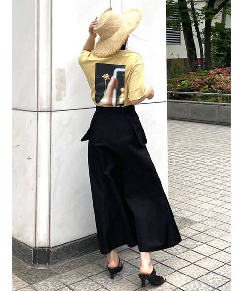 MURUA（ムルーア）の「【MURUA×217..NINA】フラワーシューティングTシャツ（Tシャツ/カットソー・レディース・ホワイト/イエロー・FREE）」の8枚目の写真