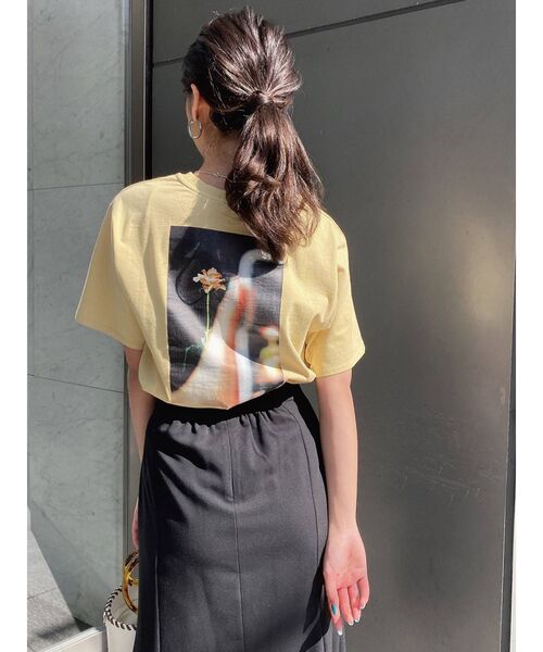 MURUA（ムルーア）の「【MURUA×217..NINA】フラワーシューティングTシャツ（Tシャツ/カットソー・レディース・ホワイト/イエロー・FREE）」の9枚目の写真