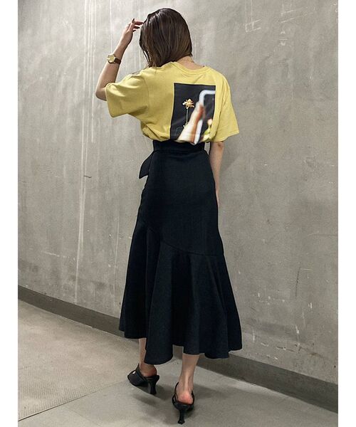 MURUA（ムルーア）の「【MURUA×217..NINA】フラワーシューティングTシャツ（Tシャツ/カットソー・レディース・ホワイト/イエロー・FREE）」の11枚目の写真