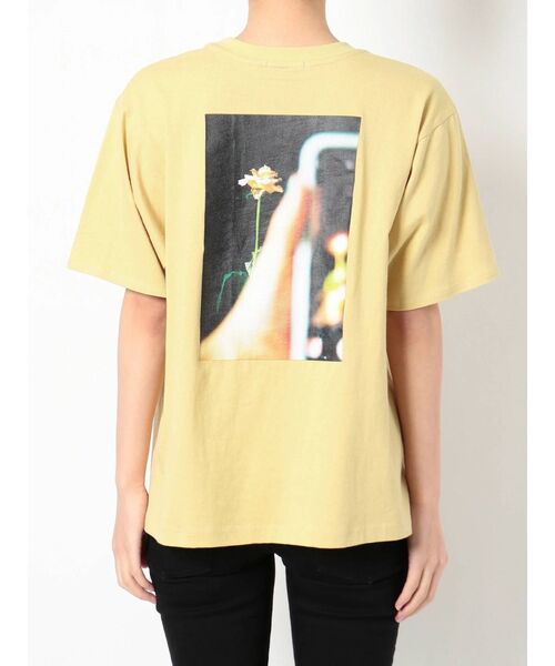 MURUA（ムルーア）の「【MURUA×217..NINA】フラワーシューティングTシャツ（Tシャツ/カットソー・レディース・ホワイト/イエロー・FREE）」の16枚目の写真
