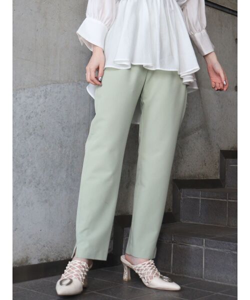 MURUA（ムルーア）の「ウエストタックテーパードパンツ（その他パンツ・レディース・ライトグリーン/ベージュ/ブラック・2/1）」の3枚目の写真