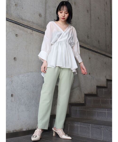 MURUA（ムルーア）の「ウエストタックテーパードパンツ（その他パンツ・レディース・ライトグリーン/ベージュ/ブラック・2/1）」の17枚目の写真