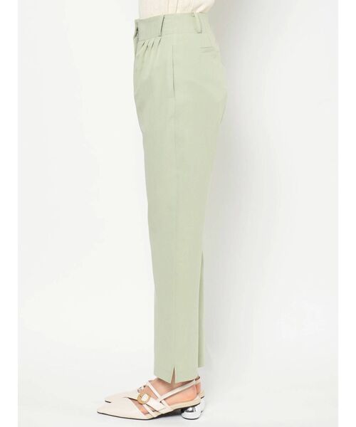 MURUA（ムルーア）の「ウエストタックテーパードパンツ（その他パンツ・レディース・ライトグリーン/ベージュ/ブラック・2/1）」の8枚目の写真
