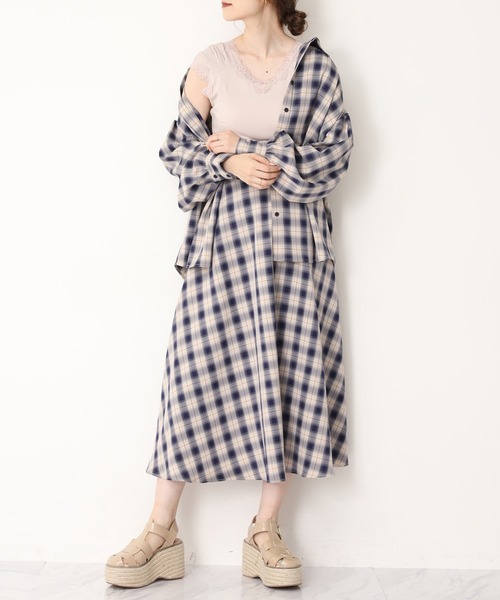 one after another NICE CLAUP（ワンアフターアナザーナイスクラップ）の「【Web限定】シャツ×フレアスカートセットアップ（ワンピース・レディース・オフホワイト/ブラック系その他/ブルー系その他/パープル・FREE）」の3枚目の写真