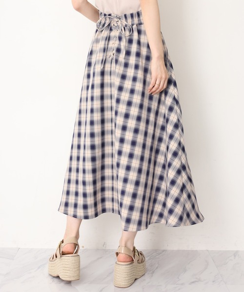 one after another NICE CLAUP（ワンアフターアナザーナイスクラップ）の「【Web限定】シャツ×フレアスカートセットアップ（ワンピース・レディース・オフホワイト/ブラック系その他/ブルー系その他/パープル・FREE）」の16枚目の写真