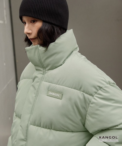 KANGOL(カンゴール)の「KANGOL/カンゴール 別注 ビッグシルエット ラバーネーム/ロゴ刺繍 ハイネック ボリュームスリーブ中綿ジャケット(ダウンジャケット/コート・メンズ・ライトグレー/ダークネイビー/ブラック/ブラウン/チャコール/グリーン系/オリーブ/ライトベージュ/アッシュブラウン/アイボリー/チャコールグレー/ライトグリーン・L/M/S)」の21枚目の写真