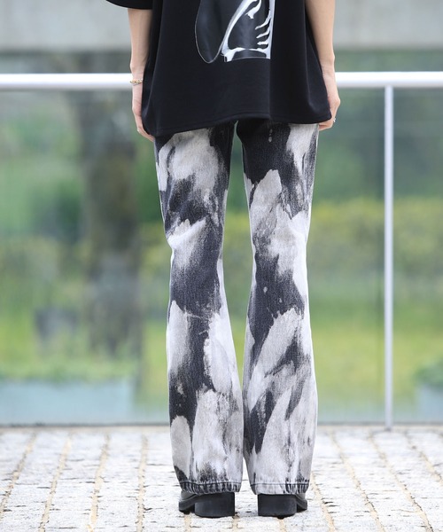 G.O.C（ジーオーシー）の「ケミカルブリーチフレアデニムパンツ（デニムパンツ・メンズ・ブラック/ブルー・MEDIUM/LARGE）」の4枚目の写真