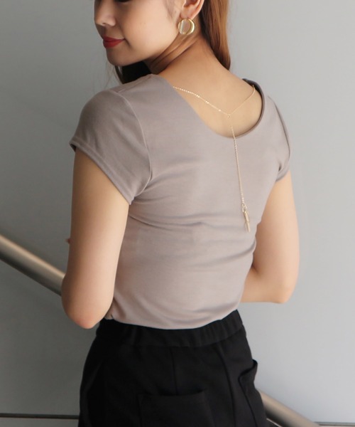 ROYAL PARTY(ロイヤルパーティー)の「ネックレス付カットソー(Tシャツ/カットソー・レディース・ブラック/モカ/グリーン/オフホワイト・FREE)」の3枚目の写真