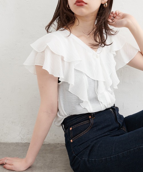 natural couture（ナチュラルクチュール）の「ふんわりラッフルデザインブラウス（シャツ/ブラウス・レディース・ブラック/その他1/その他2/オフホワイト/ライトグレー・FREE）」の3枚目の写真