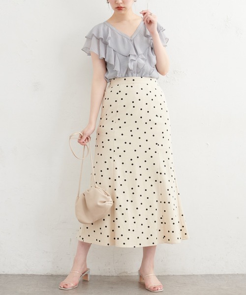 natural couture（ナチュラルクチュール）の「ふんわりラッフルデザインブラウス（シャツ/ブラウス・レディース・ブラック/その他1/その他2/オフホワイト/ライトグレー・FREE）」の21枚目の写真