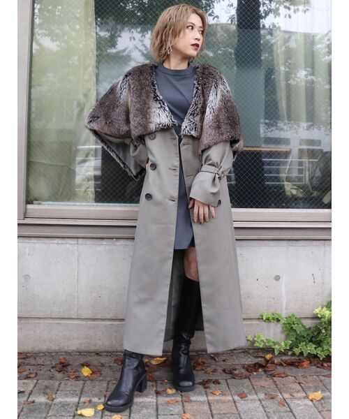 MURUA(ムルーア)の「エコファーケープコート(トレンチコート・レディース・カーキ/ブラック・FREE)」の8枚目の写真