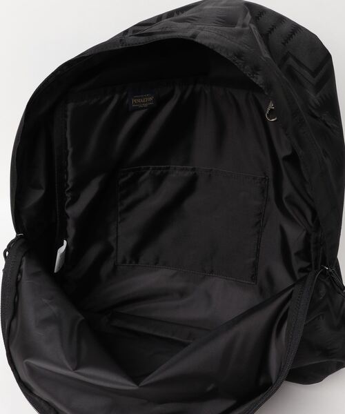 PENDLETON(ペンドルトン)の「JACQUARD DAYPACK(バックパック/リュック・メンズ・ブラック・ONE SIZE)」の2枚目の写真