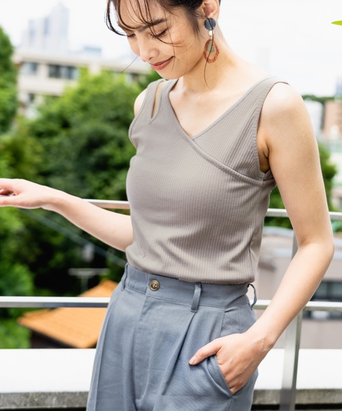 Howdy Marie（ハウディ―マリー）の「アシンメトリーデザイン タンクトップ（タンクトップ・レディース・アイボリー/グレー/ブラウン・フリー）」の3枚目の写真