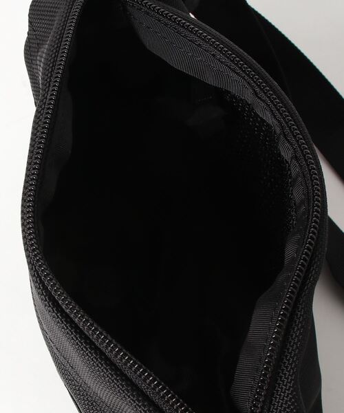 GREGORY（グレゴリー）の「ENVELOPE SHOULDER / エンベロップショルダー / コーデュラバリスティックブラック（ショルダーバッグ・メンズ・ブラック・FREE）」の4枚目の写真