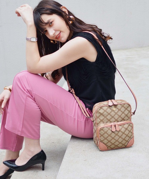 U（ユー）の「ムルティ ポッシュ ジャガード ショルダーバッグ（ショルダーバッグ・レディース・キャメル/アイボリー/ピンク/ブルー系その他/グリーン/ネイビー/ブルー系その他2/イエロー/グレー系その他/グレー系その他2/ボルドー/ブラック/マスタード/オリーブ/シルバー/ゴールド/ブルー系その他3/オレンジ/ネイビー系/レッド系/イエロー系/ブルー/イエロー系2・FREE）」の18枚目の写真