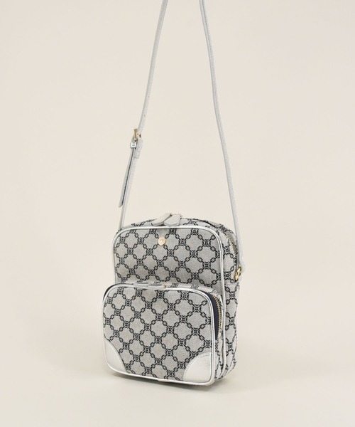 U（ユー）の「ムルティ ポッシュ ジャガード ショルダーバッグ（ショルダーバッグ・レディース・キャメル/アイボリー/ピンク/ブルー系その他/グリーン/ネイビー/ブルー系その他2/イエロー/グレー系その他/グレー系その他2/ボルドー/ブラック/マスタード/オリーブ/シルバー/ゴールド/ブルー系その他3/オレンジ/ネイビー系/レッド系/イエロー系/ブルー/イエロー系2・FREE）」の22枚目の写真