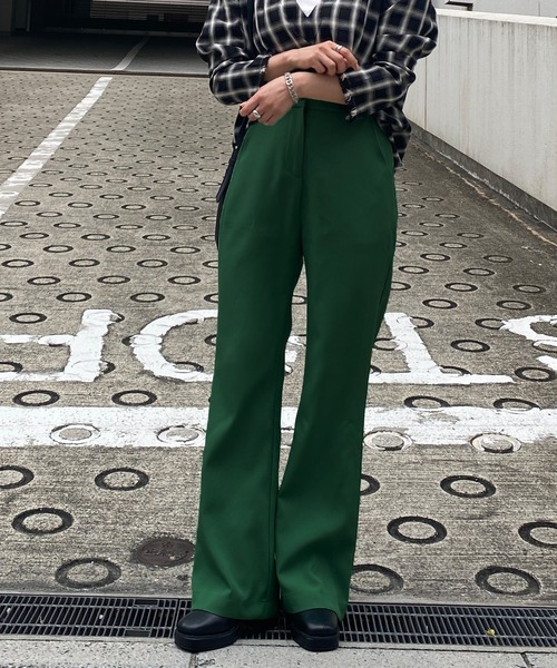 KOBE LETTUCE(コウベレタス)の「セミフレアスラックスパンツ(スラックス・レディース・ライトベージュ/グリーン/オレンジ/ダークブラウン/ブラック/チェック/ダークグリーン/グリーン系その他/その他/オレンジ系その他/ダークブルー/イエロー系その他/イエロー/ピンク/ライトオレンジ系/レッド・FREE/ショート/ONE SIZE)」の5枚目の写真