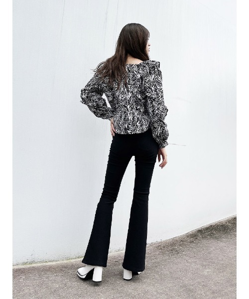 ENVYM(アンビー)の「ラッフルBlouse(シャツ/ブラウス・レディース・ゼブラ/ブラック・FREE)」の8枚目の写真