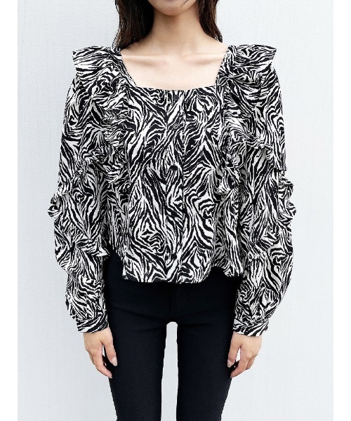 ENVYM(アンビー)の「ラッフルBlouse(シャツ/ブラウス・レディース・ゼブラ/ブラック・FREE)」の4枚目の写真