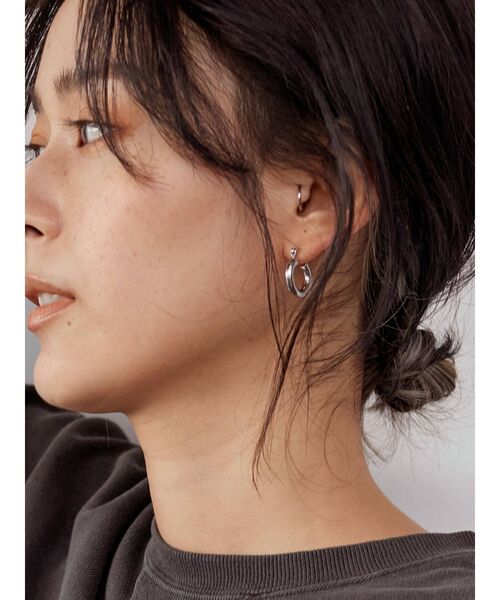 Ungrid（アングリッド）の「フープピアス（ピアス（両耳用）・レディース・シルバー/ゴールド・FREE）」の2枚目の写真